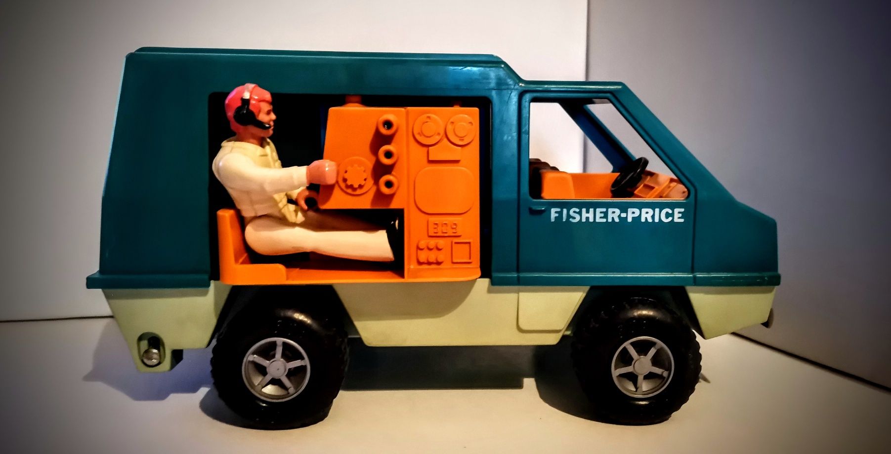 Mașinuța veche Fisher Price CarTV