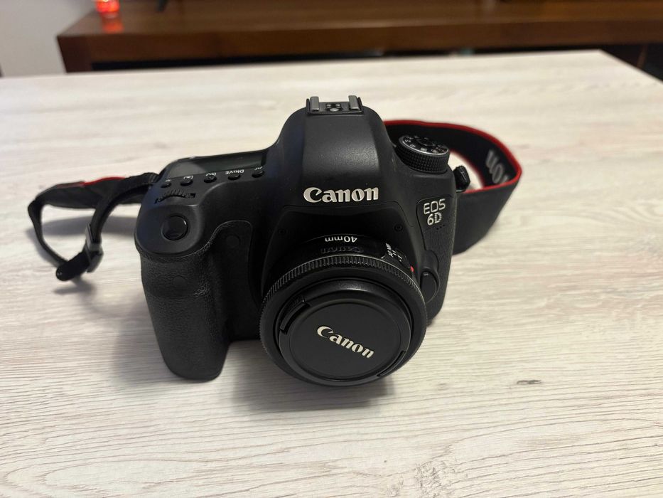 Canon EOS 6D Aparat Foto DSLR Full Frame + Obiectiv Fix 40mm