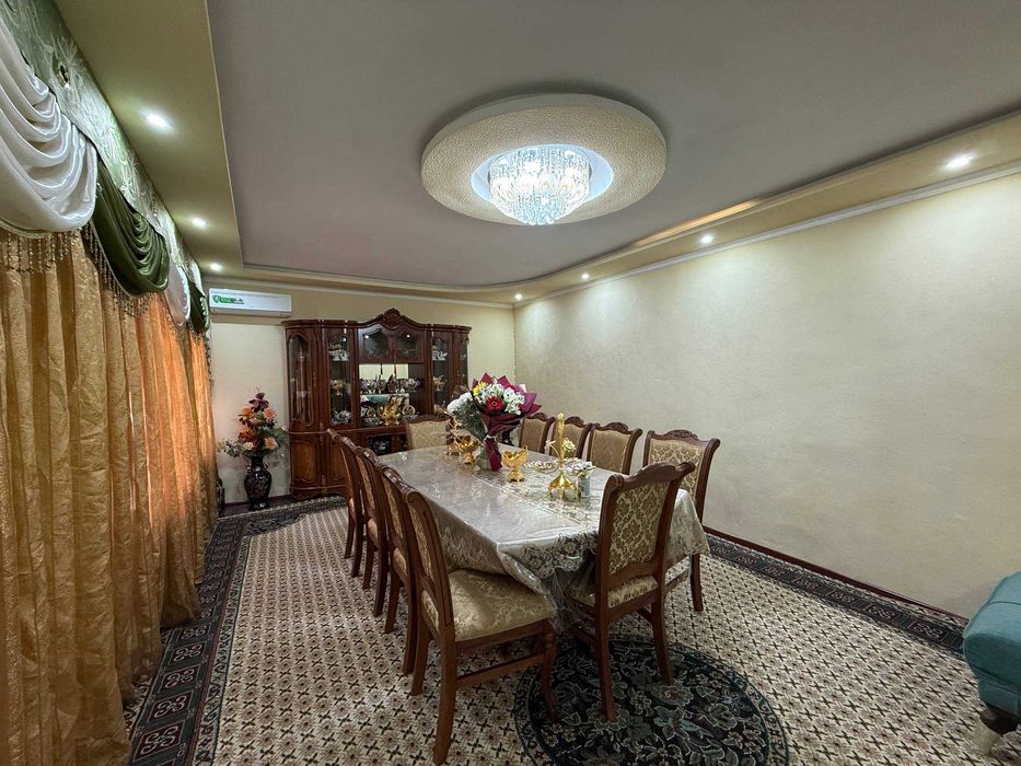 Buxoroda  MARKAZIDAN  2.1 Sotiqli hovli sotiladi