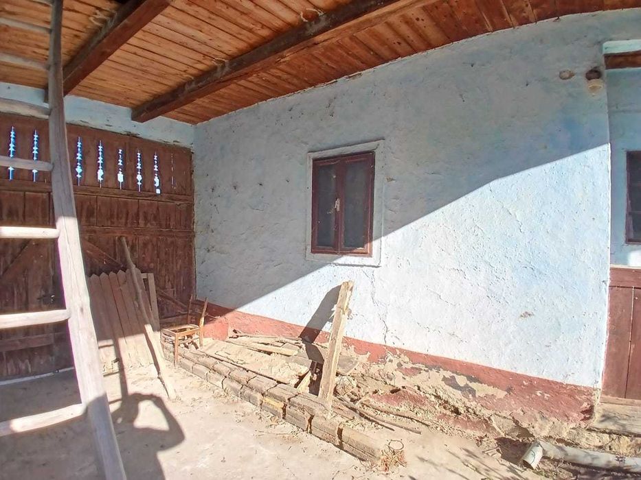 Vand casa in comuna Beliu, sat Vasile Goldis partial renovata
