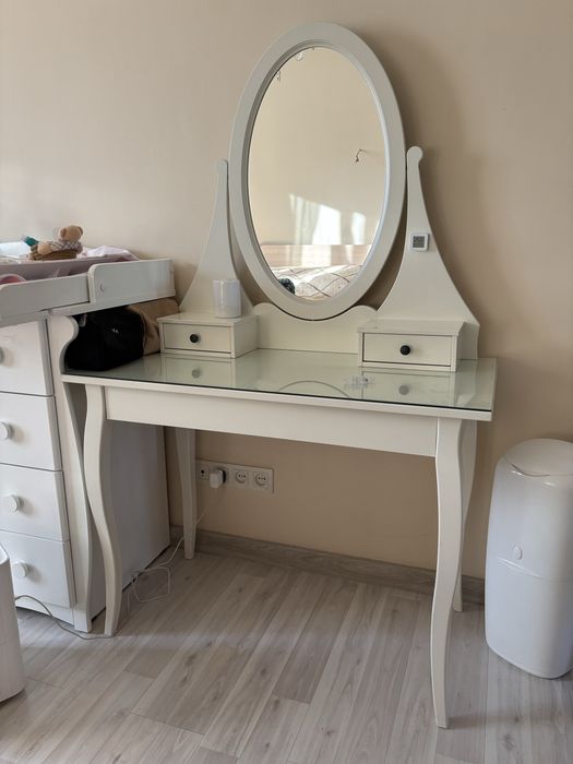 IKEA Туалетный столик Хемнэс