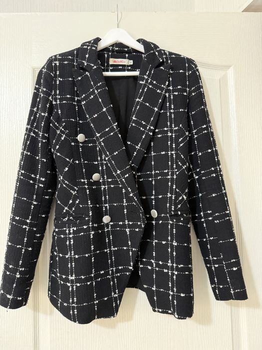 Шыкарный твидовый пиджак  за 8000