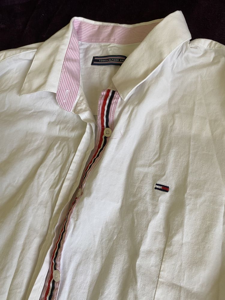 Бяла риза на Tommy Hilfiger