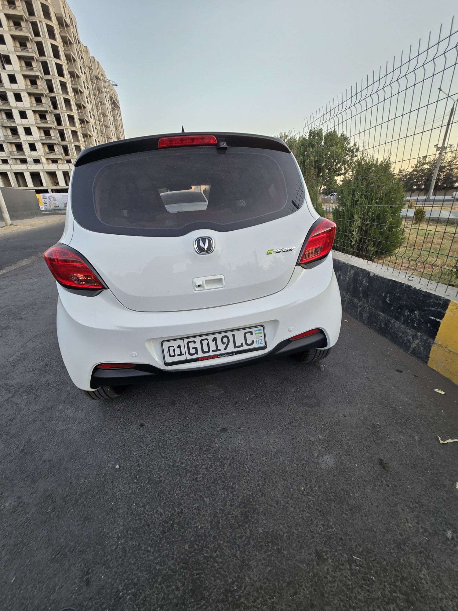 Продаётся электромобиль changan ben ben e star
