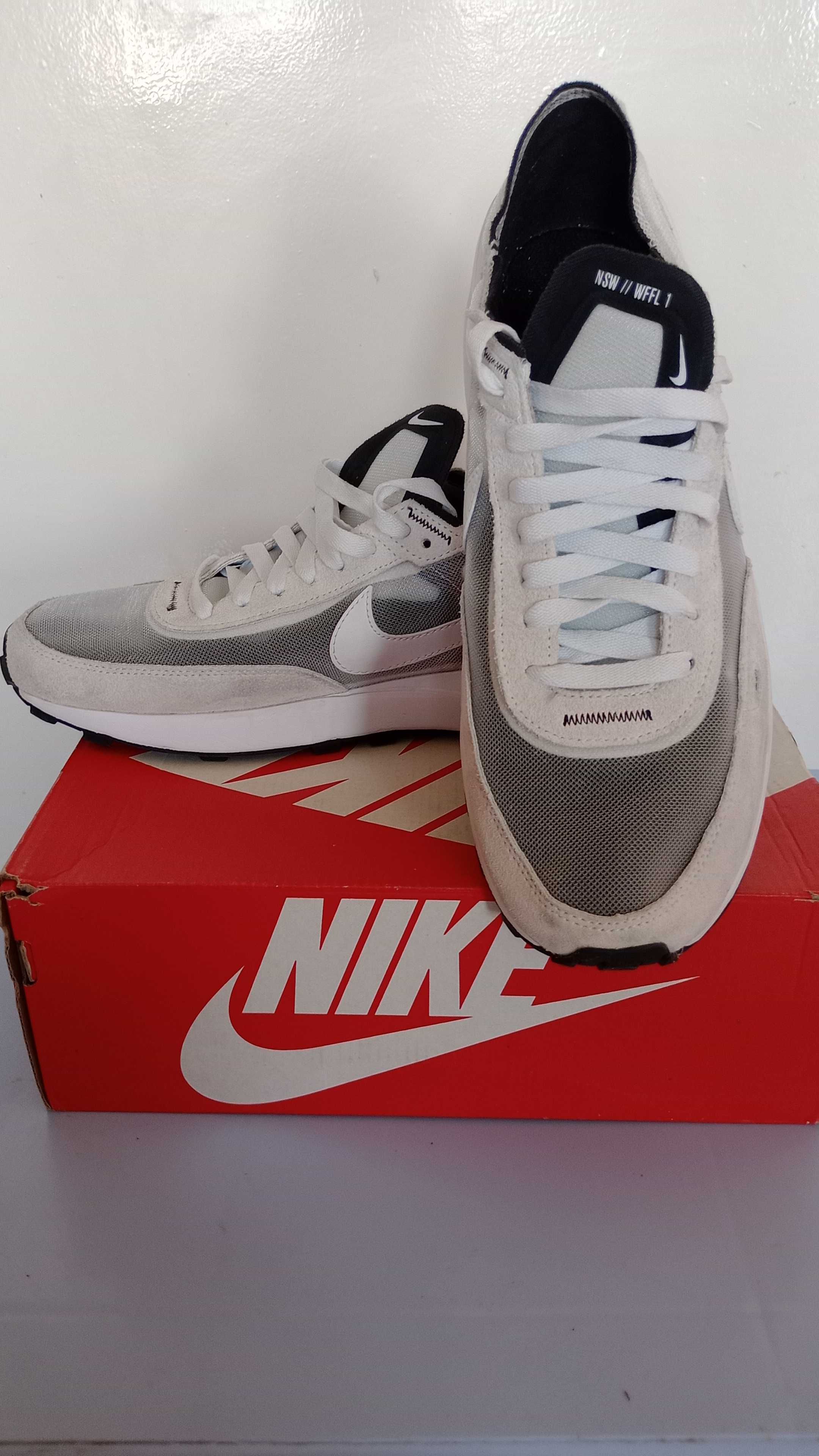 Маратонки Nike Waffle One в бяло два цвята 43 номер