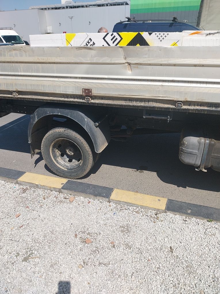 Vând  Nissan Cabstar