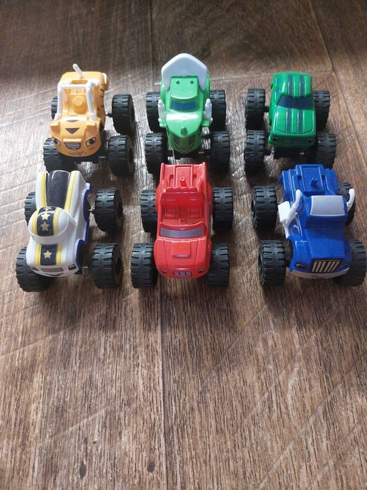 Продам игрушки Вспыш и Щенячий патруль