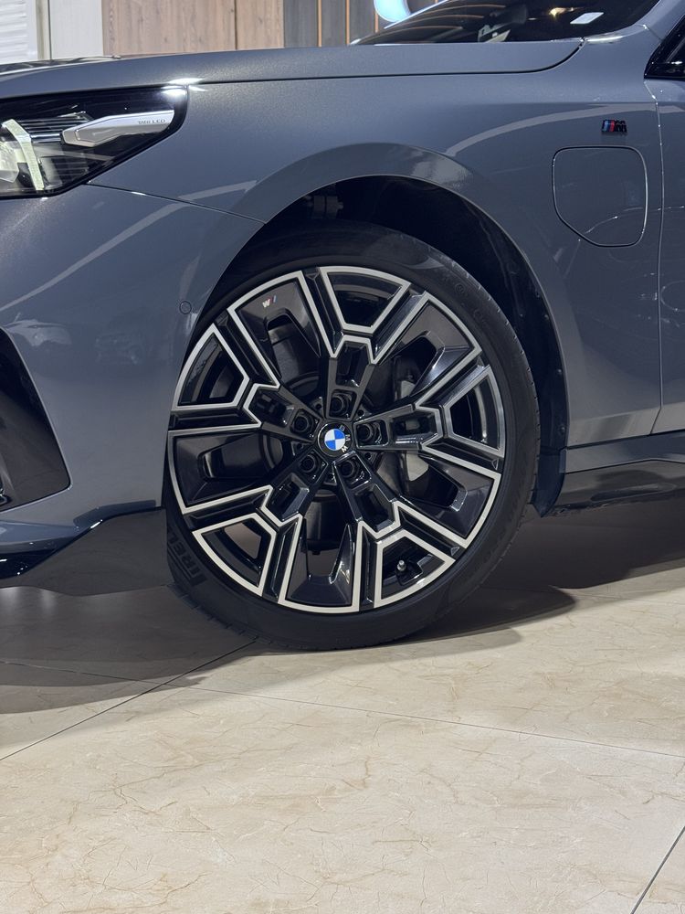 BMW I5 35L 2025 год