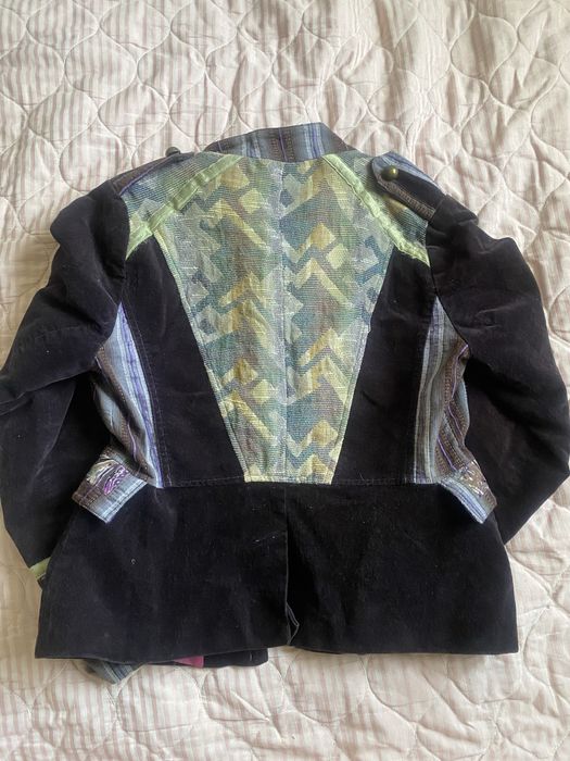 Продаеться  спортивный костюм