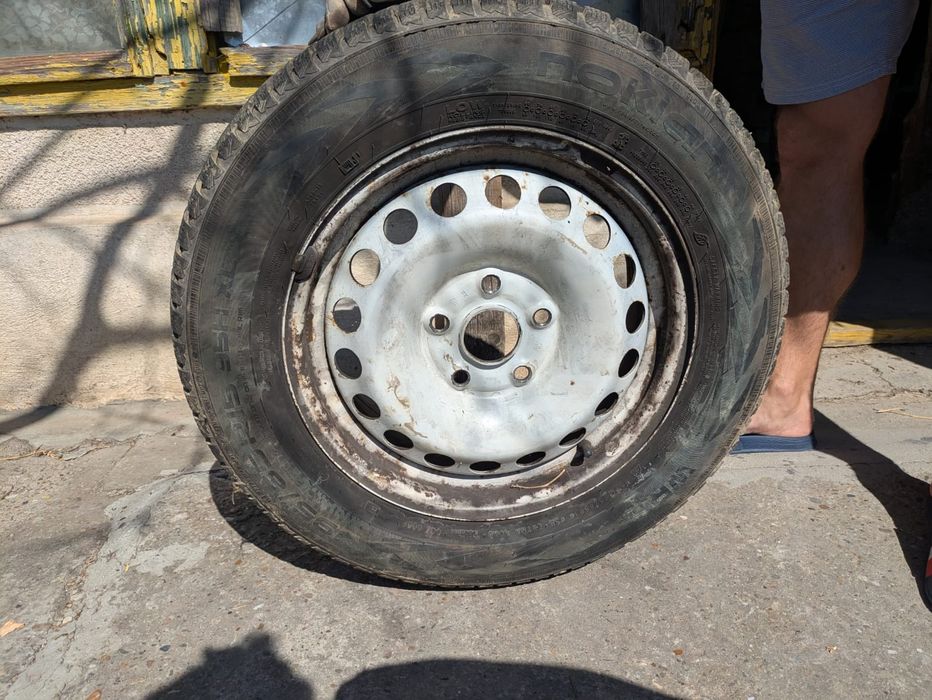 Roti iarna golf 5 6 7 octavia 195 65 r15 Nokian 2021