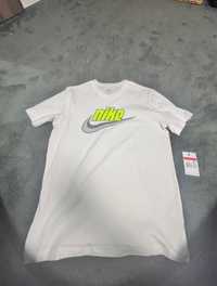 Tricou nike cu eticheta