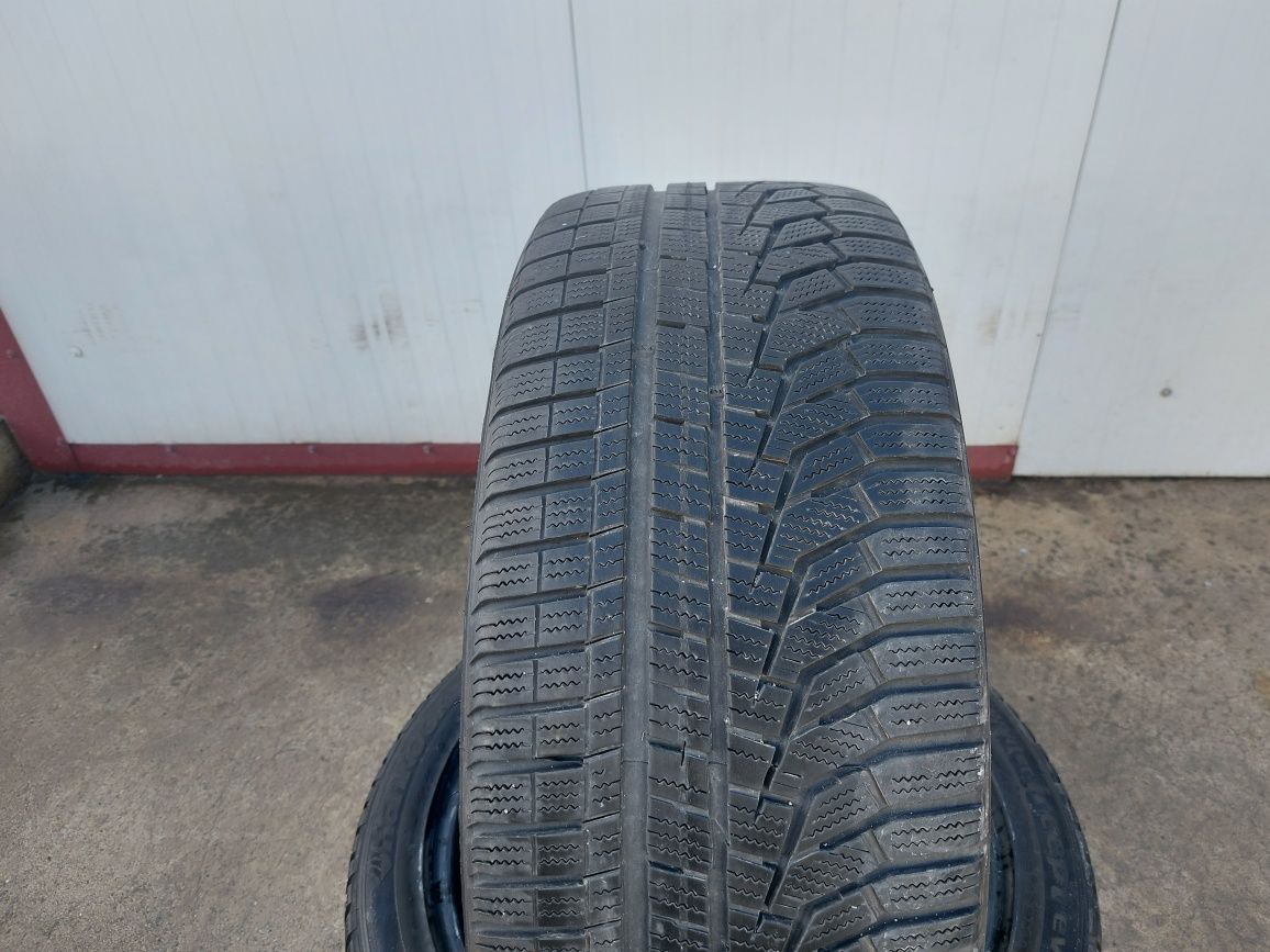 150 lei bucata! Doua anvelope M+S/IARNA 245 45 19 Hankook