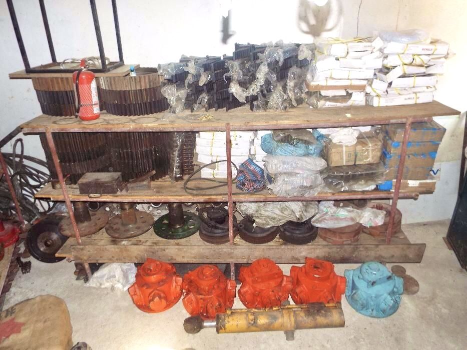 Piese Buldozer & Stalowa Wola & Bucsi bronz & Rulmenti Concasor C90