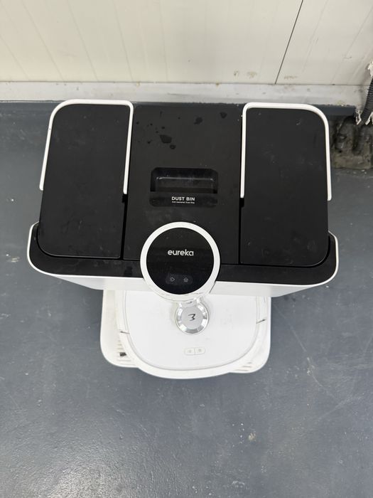 Aspirator robot Eureka J20 Ultra