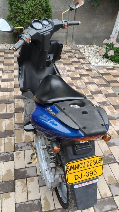 Vând scuter MBK  nitro