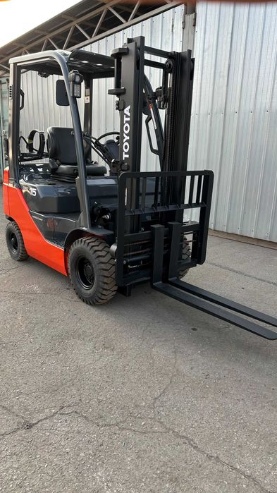 Продам вилочный погрузчик (кара)