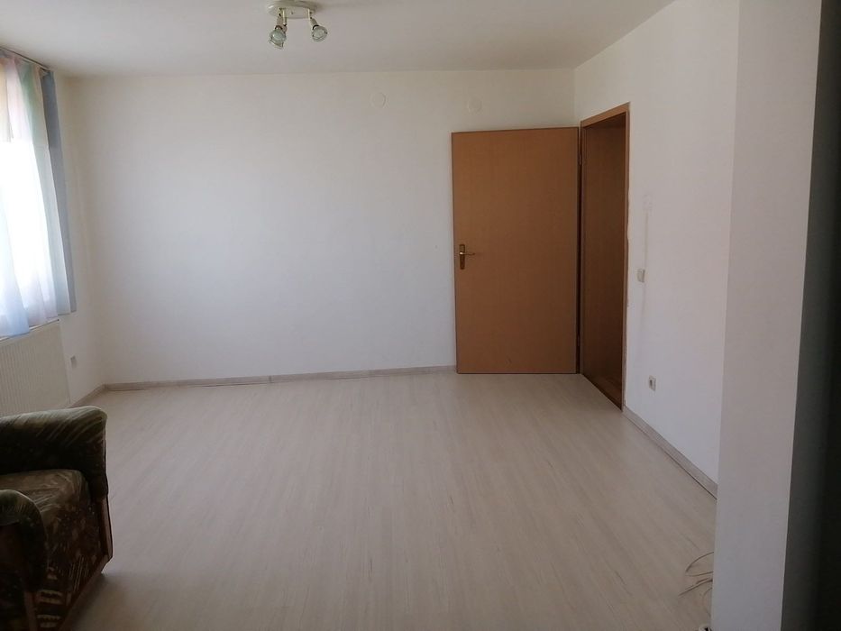 Închiriez apartament
