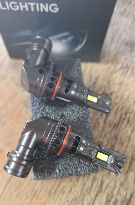 LED крушки с цокъл HB4