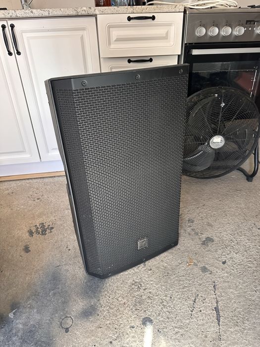 Sistem Electro Voice ZLX 15 cu mixer Beringer europower pmp 3000