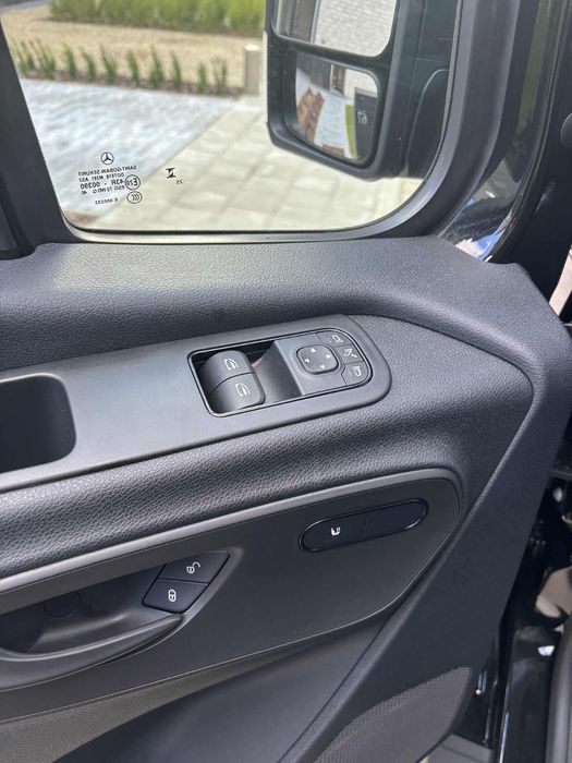 Mercedes sprinter nou nouță 317cdi nimic de reproșat.