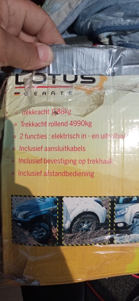 Troliu  electric nou cu telecomanda 12v