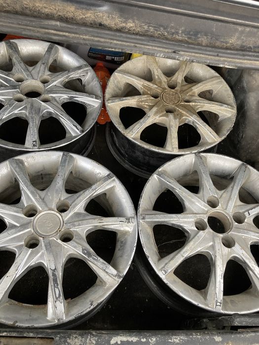 серый титанка