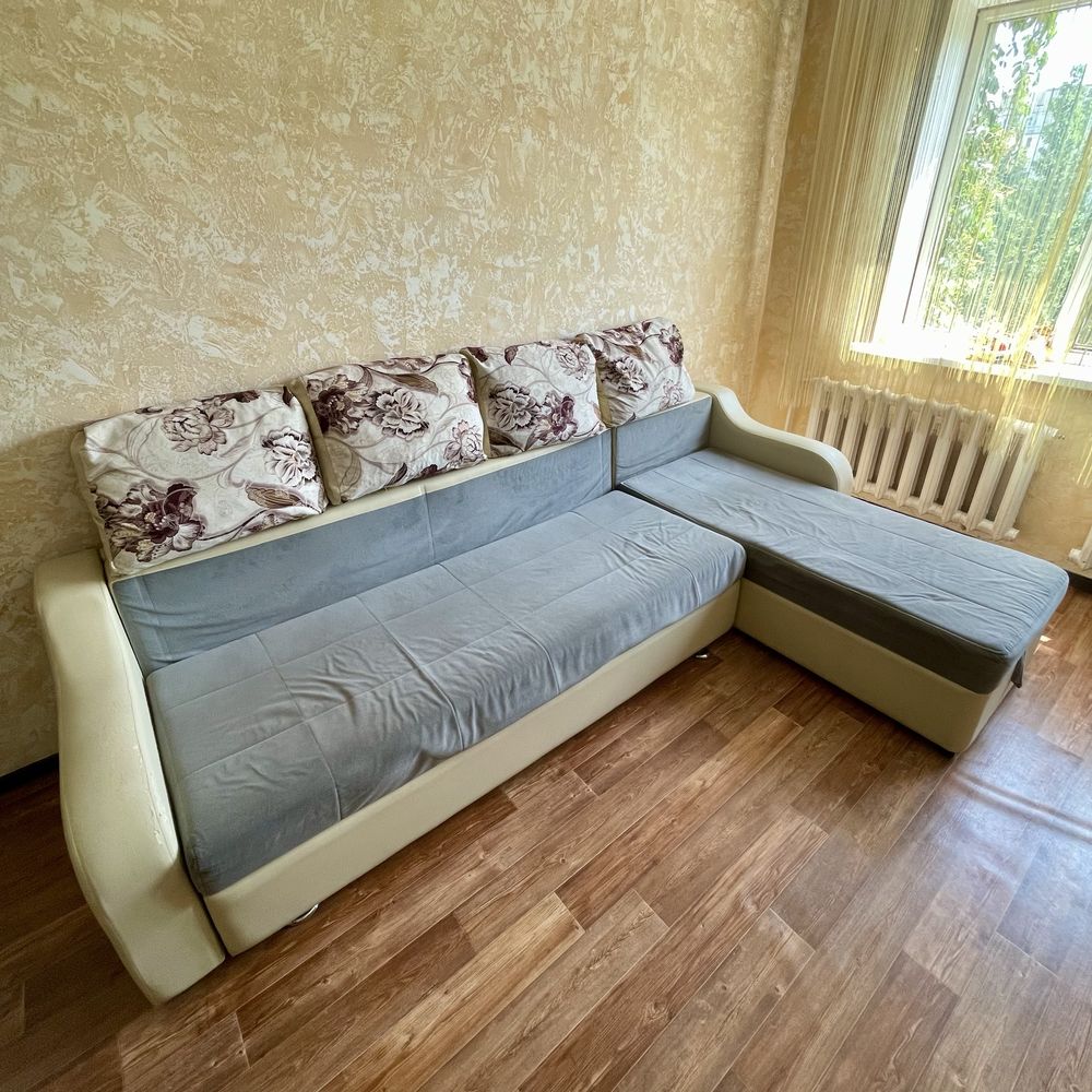Угловой диван-кровать с ящиком для хранения в отличном состоянии