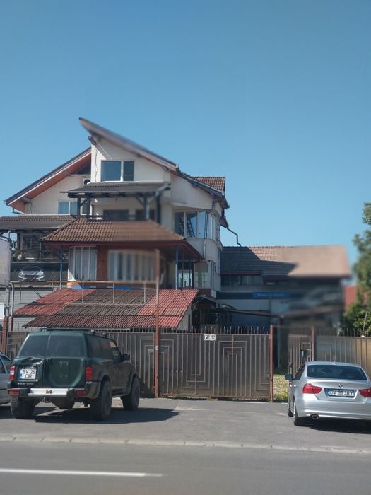 Vând imobil locuinta si multiple spatii comerciale