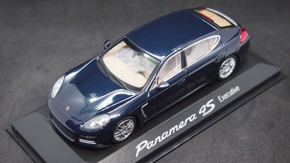 Macheta Porsche Panamera 4S executive Minichamps 1:43