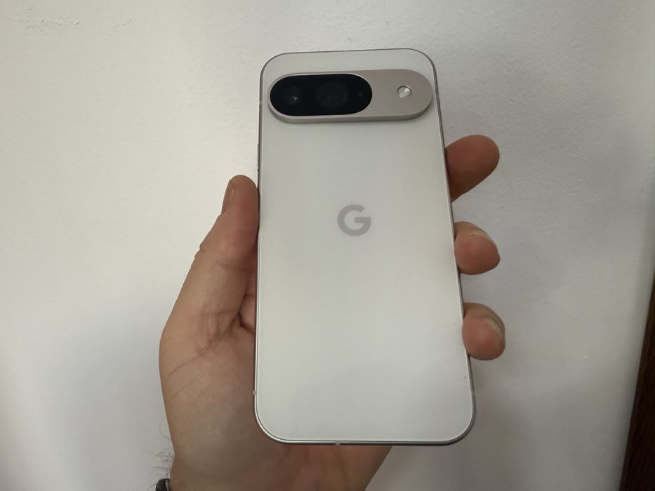 Google Pixel 9, 256 gb, 12 gb ram, 5G, Porcelain, nou