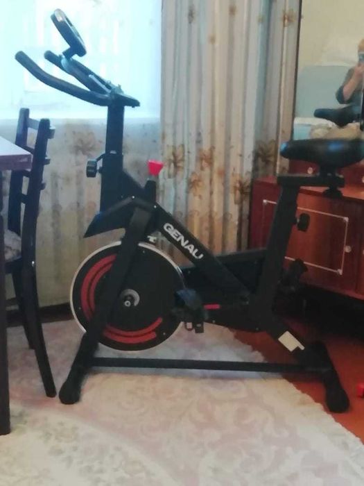 Продам велотренажер Genau вертикальный