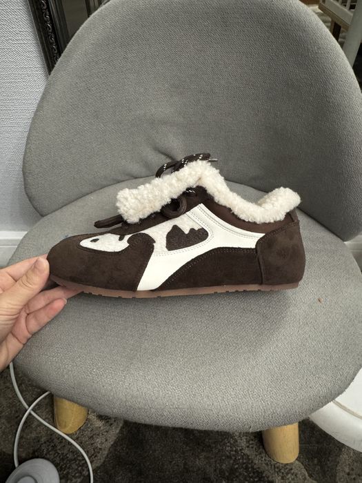 Продам  новые теплые кроссовки Josiny р.36