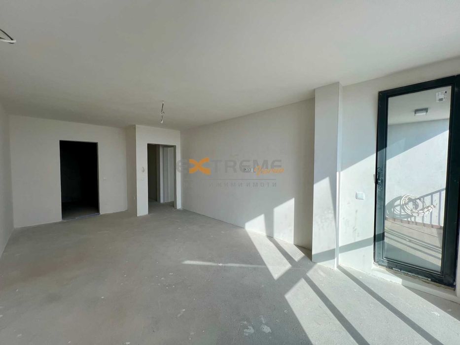 Просторен и светъл четиристаен апартамент