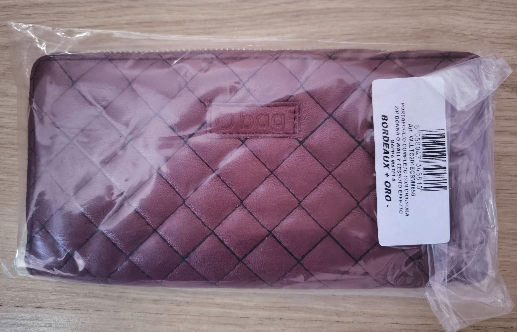 Чисто нова оригинално портмоне O bag с етикет.