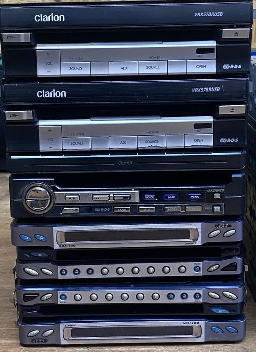 DVD player auto ecran retractabil