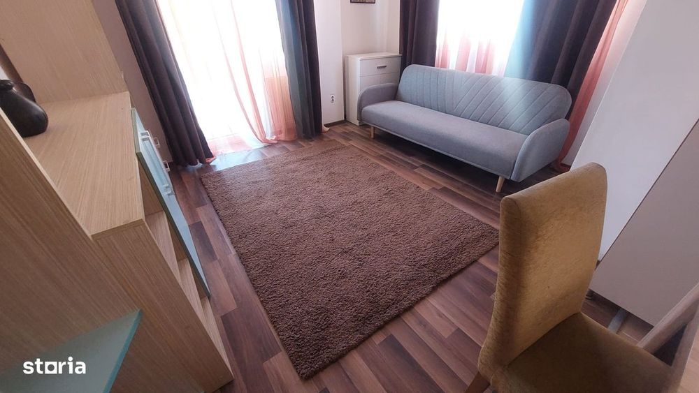 Apartament 3 camere, etaj 1, parcare , zona Florilor