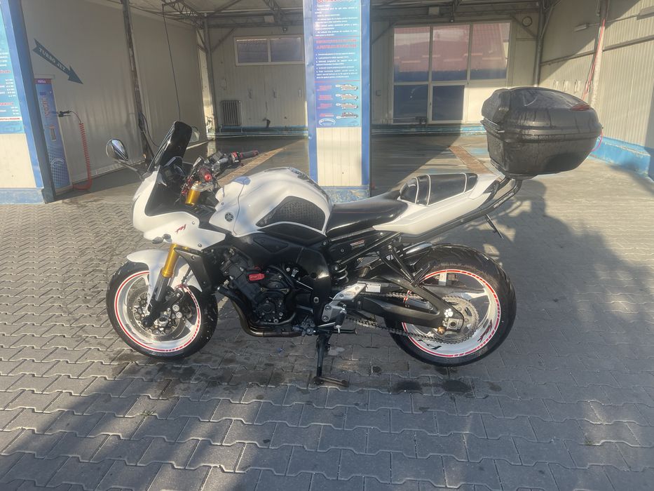 Yamaha FZ1  2006 34.000 2 chei