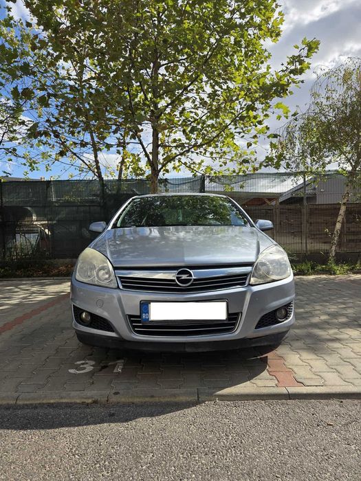 Opel Astra H Berlina
