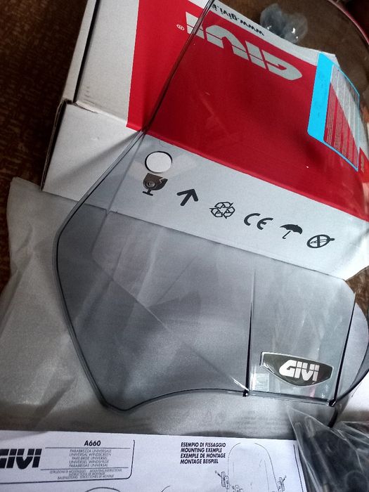 Предно стъкло GIVI Слюда Нова