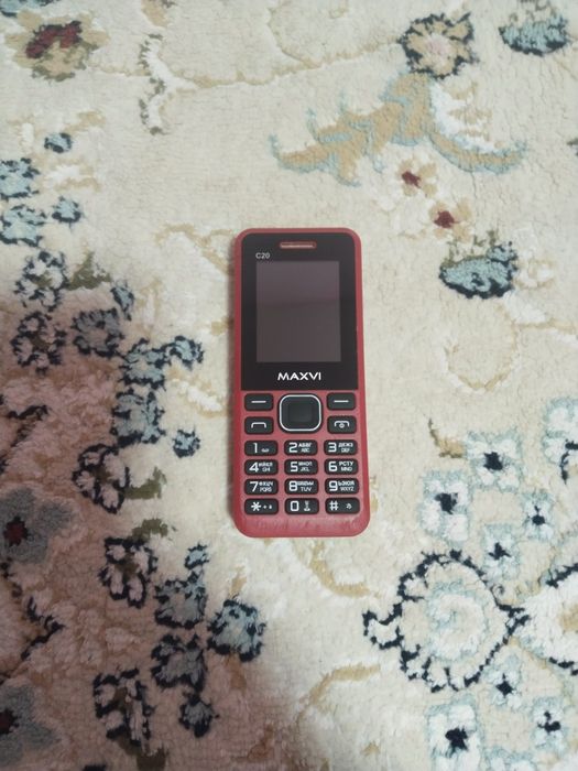 Продам простой телефон