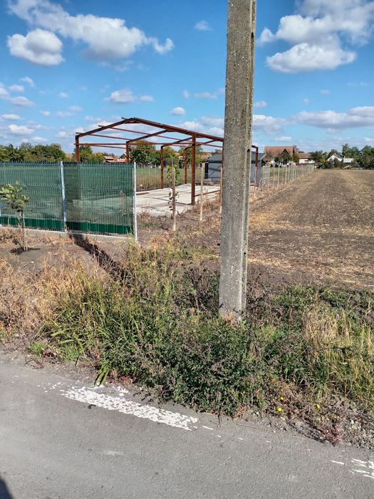 Vând Teren intravilant