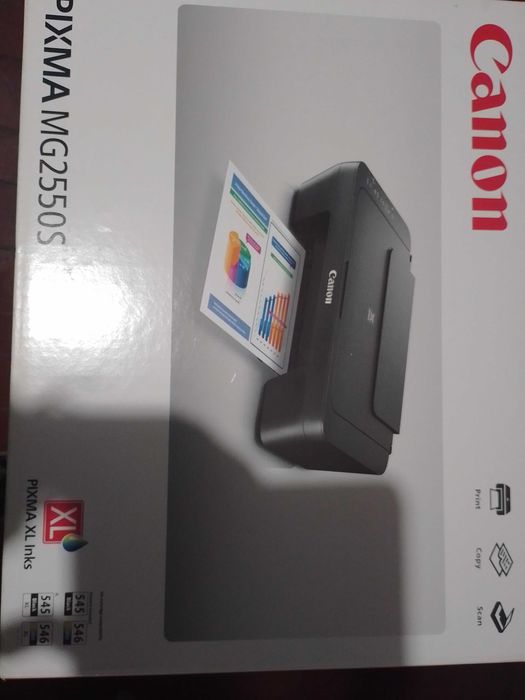 Принтер, цветен .Става за снимки, документи