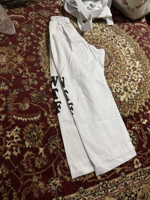 Taekwando formalari sotiladi deyarli yangi 3,4marta kiyilgan