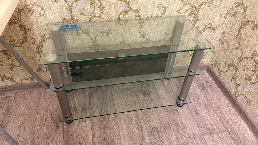 Журнальный стеклянный стол