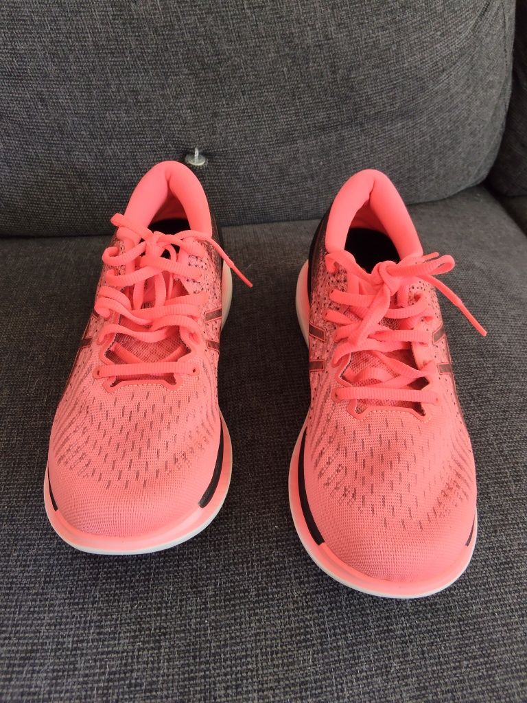 Дамски маратонки Asics