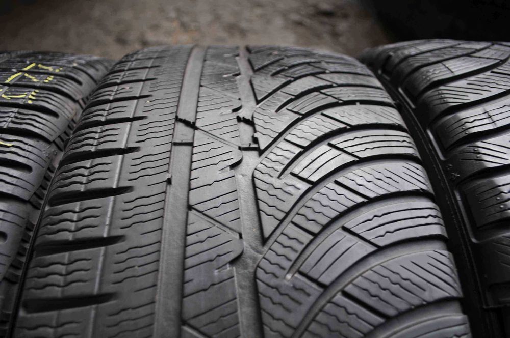 SET 4 Anvelope Iarna 225/40 R18 MICHELIN Pilot Alpin PA4 92V