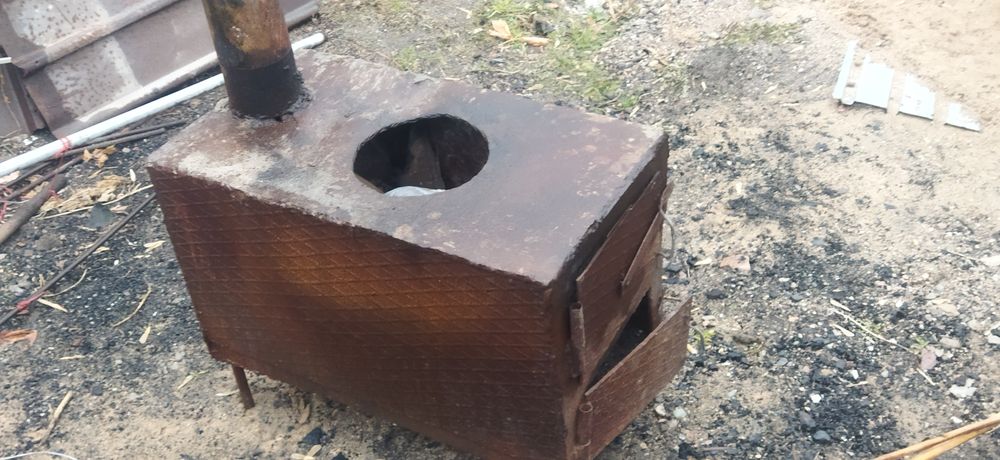 Железная печка средней величины