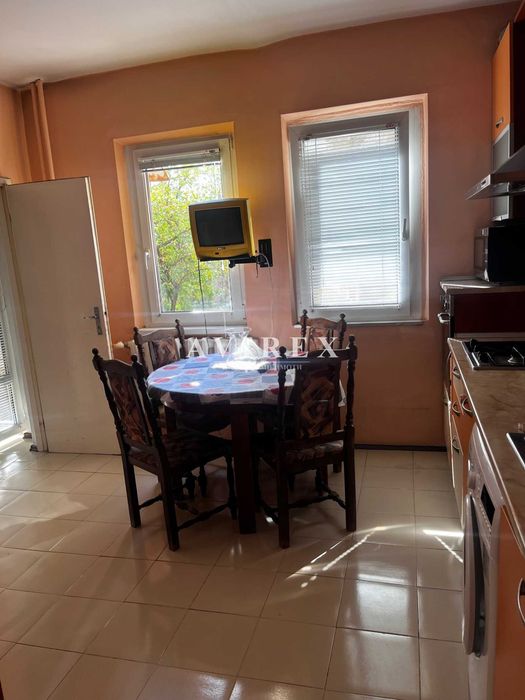 Продава се Тристаен апартамент в Пловдив, Тракия - 100 кв.м за 1353 €/кв.м - Снимка #4