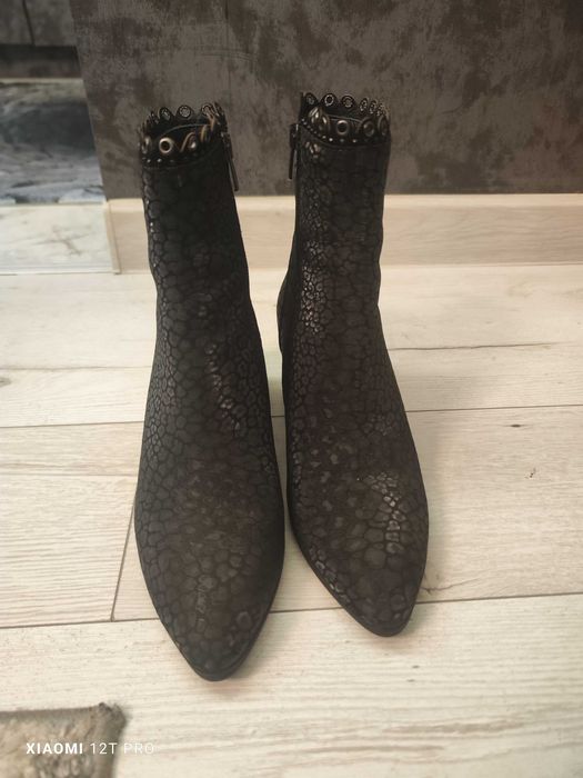 Дамски удобни луксозни боти
