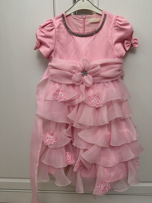 Платье Deloras р. 122 см на 6-8 лет